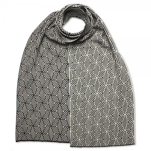 Schal . FORTSCHRITT-BERLIN . Triangle